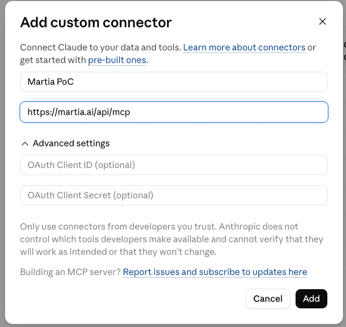 Janela de adicionar conector personalizado no Claude com o endereço do servidor da Martia colado